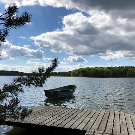 Ferienhaus Reetdach 1300Qm Privatgrundstueck Bootssteg Sauna Templin Luebbesee Uckermark Erholung Pur Seenplatte Petersdorf  Eksteriør bilde