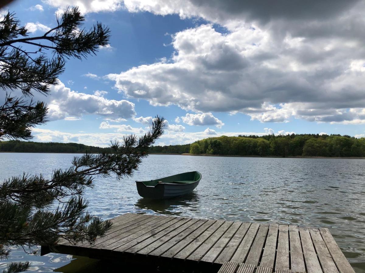 Ferienhaus Reetdach 1300Qm Privatgrundstueck Bootssteg Sauna Templin Luebbesee Uckermark Erholung Pur Seenplatte Petersdorf  Eksteriør bilde